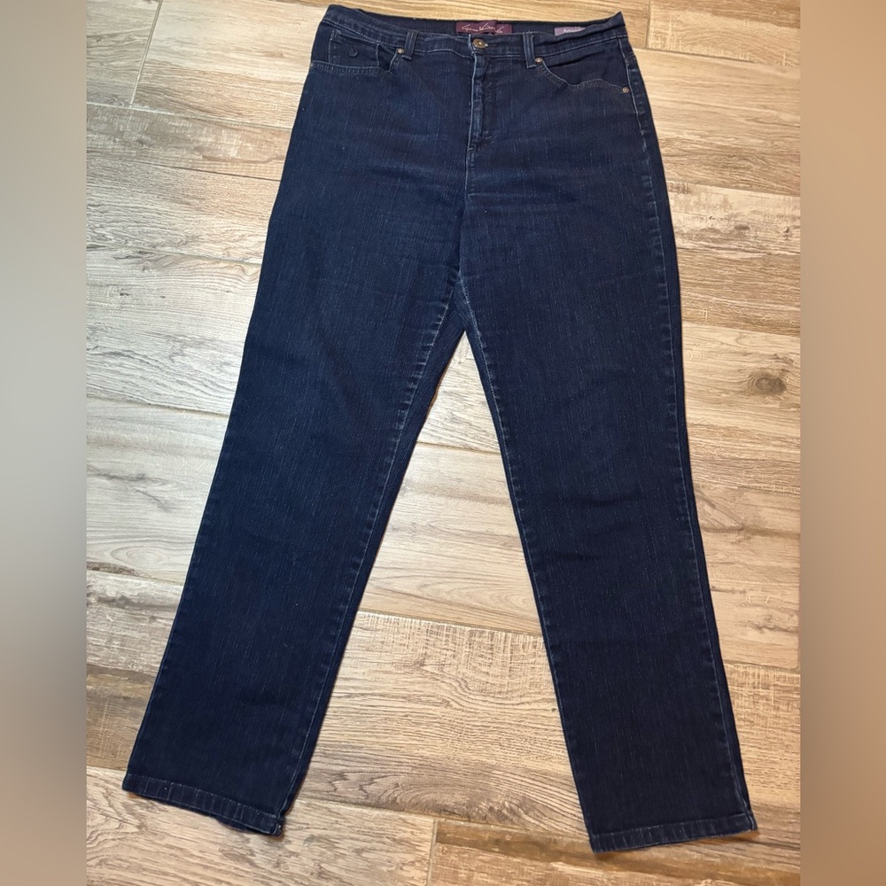 Gloria Vanderbilt Dark Indigo Straight Leg Jeans size 12 in great condition